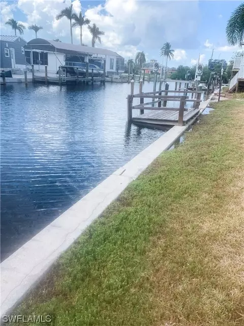 11371 Azalea Ln, Fort Myers Beach, FL 33931