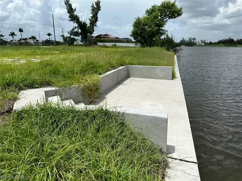 1639 NW 32nd Ct, Cape Coral, FL 33993