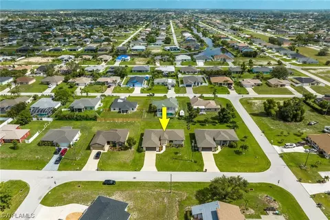 837 SW 37th Ln, Cape Coral, FL 33914