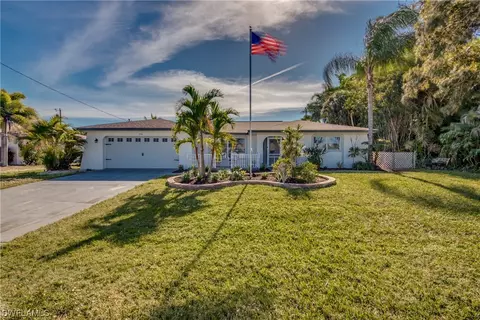 336 SE 33rd Ter, Cape Coral, FL 33904
