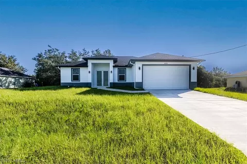3714 Kilarney St, Fort Myers, FL 33905
