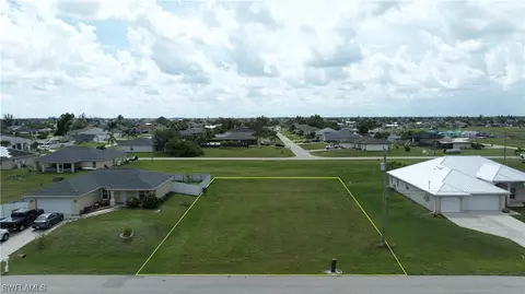 1012 NE 4th Pl, Cape Coral, FL 33909