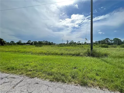 7023 Burma Cir, Labelle, FL 33935