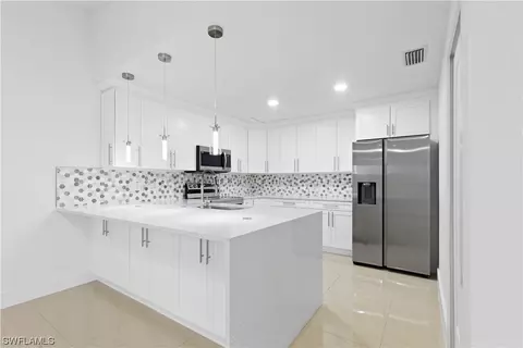 6347 Royal Woods Dr, Fort Myers, FL 33908