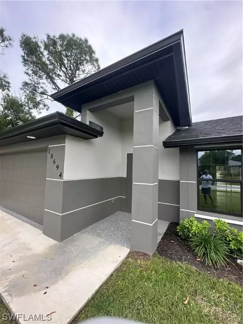 18694 Spruce Dr W, Fort Myers, FL 33967