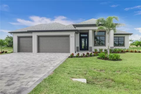 211 NE 8th Ter, Cape Coral, FL 33909