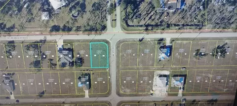 410 Jacaranda Pkwy E, Cape Coral, FL 33909