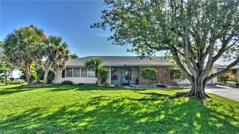 1606 Country Club Pkwy, Lehigh Acres, FL 33936