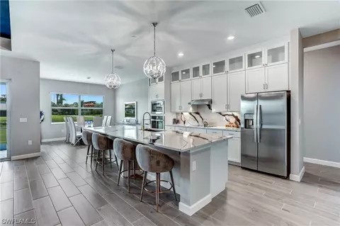 17110 Serengeti Cir, Alva, FL 33920