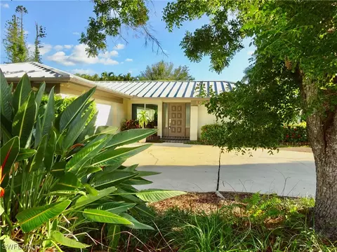 1056 Bayshore Ave, Fort Myers, FL 33919