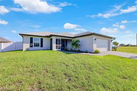 21 NW 23rd Ter, Cape Coral, FL 33993