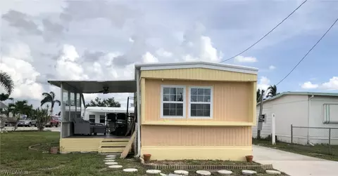 4795 Flamingo Dr, Saint James City, FL 33956