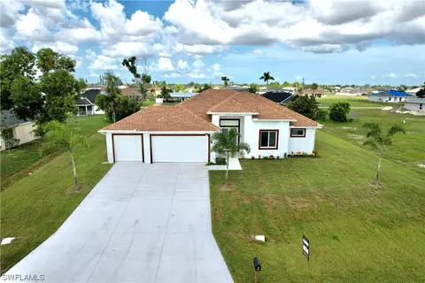 918 NE 5th Pl, Cape Coral, FL 33909