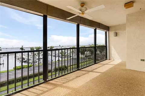 4821 S Landings Dr #403, Fort Myers, FL 33919