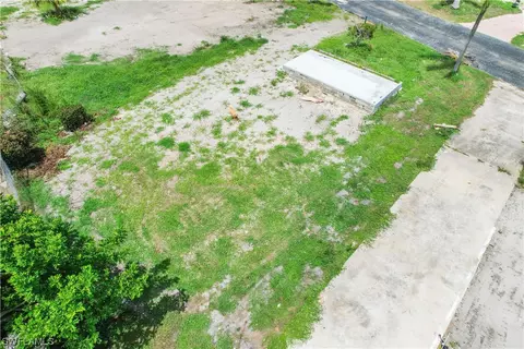 82 Birch Blvd, Fort Myers, FL 33908