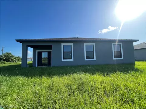 7045 Beaver Cir, Labelle, FL 33935 photo 2