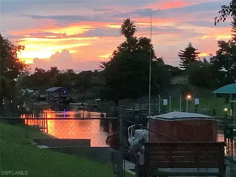 1526 SE 15th Pl, Cape Coral, FL 33990
