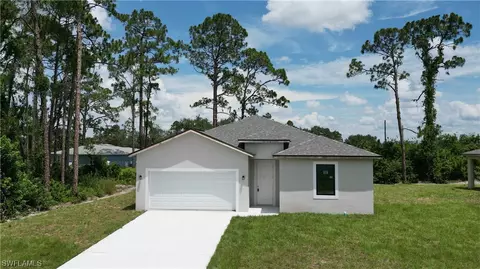 8023 Oakleaf Cir, Labelle, FL 33935