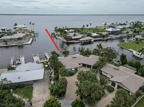 2179 Lemon St, Saint James City, FL 33956