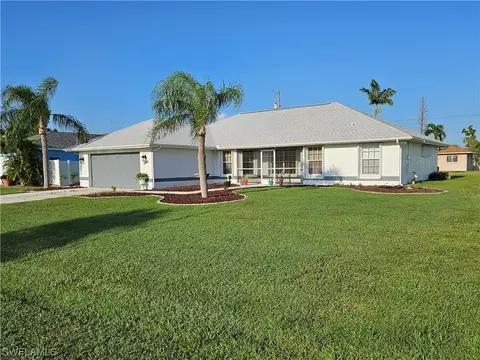 2813 Academy Blvd, Cape Coral, FL 33904