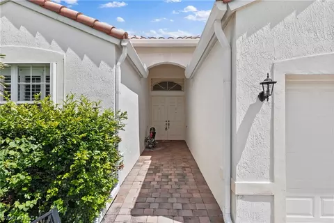 9300 Springview Loop, Estero, FL 33928 photo 5