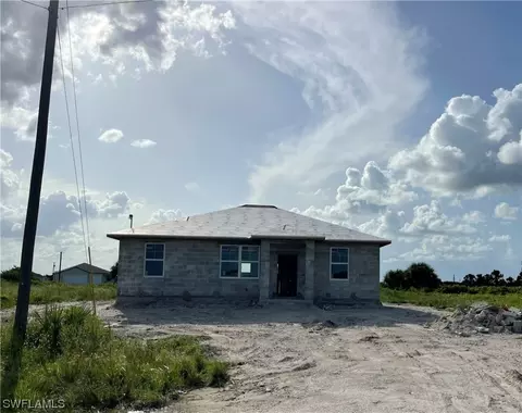 9015 Meadow Cir, Labelle, FL 33935