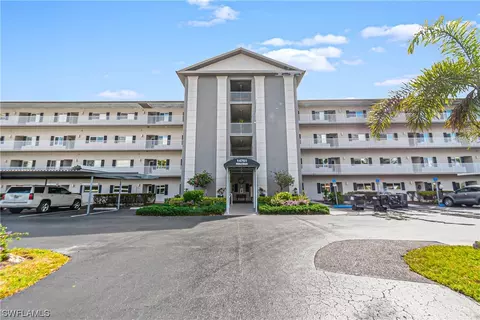 14751 Hole In 1 Cir #209, Fort Myers, FL 33919