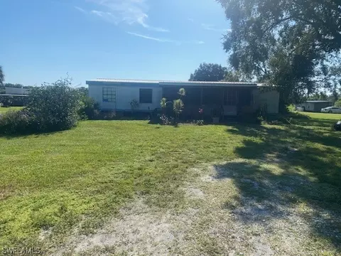 1369 Saddle Ln, Moore Haven, FL 33471 photo 2