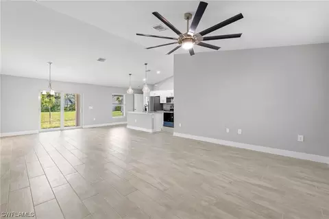 2518 NE 7th Pl, Cape Coral, FL 33909