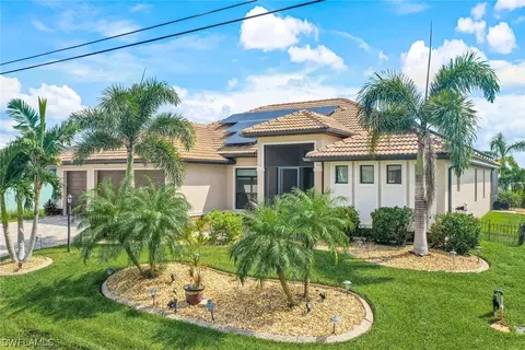 513 SW 8th Ct, Cape Coral, FL 33991