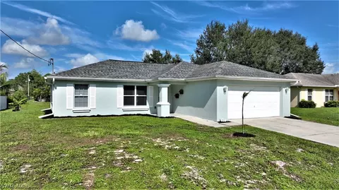 512 Beach Ave S, Lehigh Acres, FL 33974