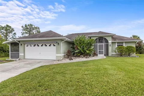 2704 E 9th St, Lehigh Acres, FL 33936