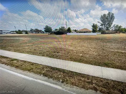 2139 Skyline Blvd, Cape Coral, FL 33991