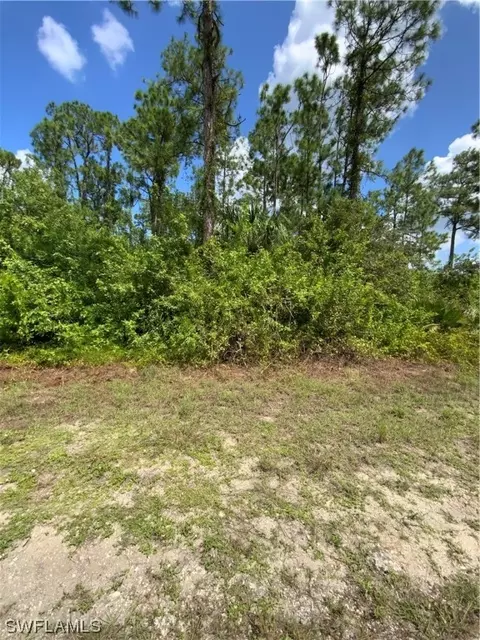 705 E 16th St, Lehigh Acres, FL 33972
