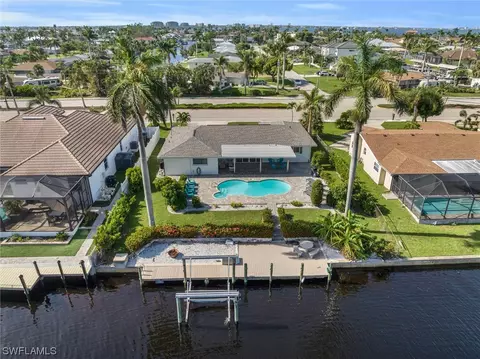 925 Lucerne Pkwy, Cape Coral, FL 33904