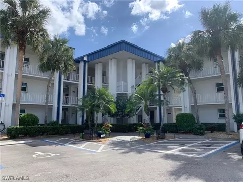 1724 Pine Valley Dr #320, Fort Myers, FL 33907