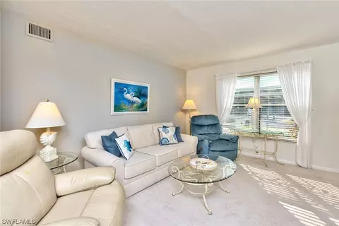 684 Sandtrap Dr #2, Fort Myers, FL 33919