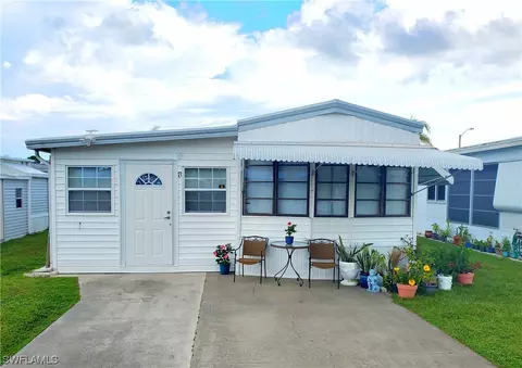 13 Fountain View Blvd, North Fort Myers, FL 33903