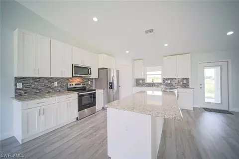 430 Akin Pl, Labelle, FL 33935 photo 3