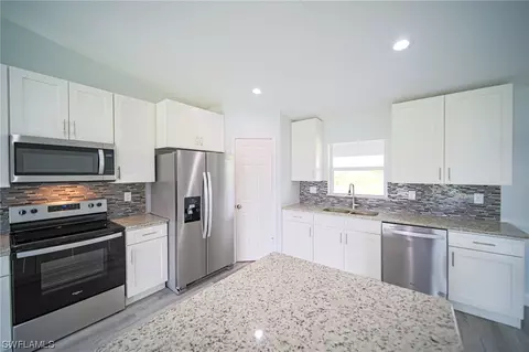 430 Akin Pl, Labelle, FL 33935 photo 2