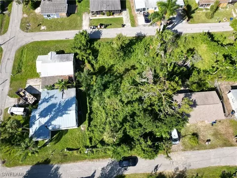1109 6th Way W, North Fort Myers, FL 33903