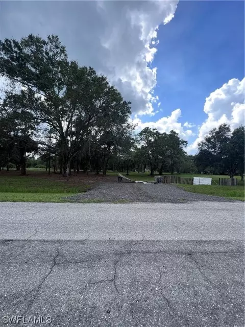 530 S Hacienda St, Clewiston, FL 33440