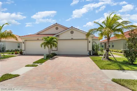 2989 Royal Gardens Ave, Fort Myers, FL 33916