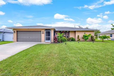 2220 SE 15th Pl, Cape Coral, FL 33990
