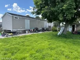 1065 W Miller Dr, Moore Haven, FL 33471