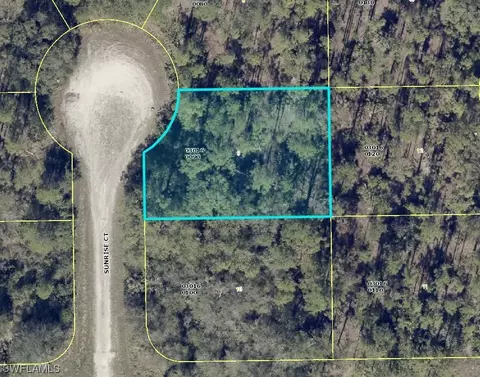 105 Sunrise Ct, Lehigh Acres, FL 33974
