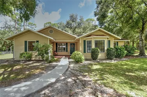 1662 Palm Ln, Labelle, FL 33935