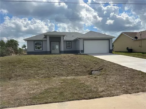 4704 Dora Ave S, Lehigh Acres, FL 33976