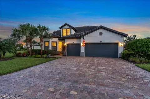8960 Bahama Swallow Way, Naples, FL 34120