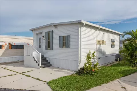 11620 Blue Warbler Dr, Fort Myers, FL 33908